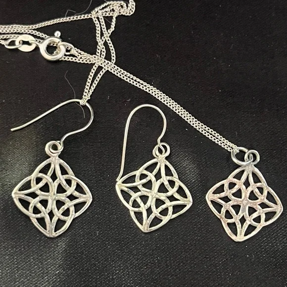 Vintage 925 Silver Celtic Knot Necklace Pendant & Earrings - Picture 4 of 9
